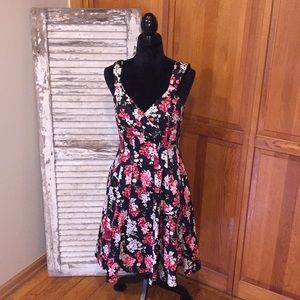 Gorgeously fitting dress so flattering!